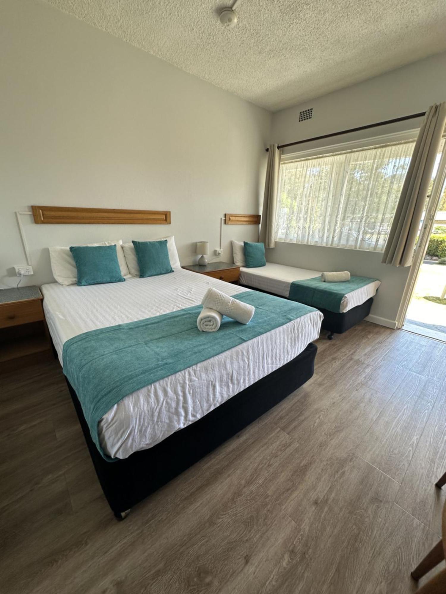 Bucketts Way Motel Gloucester Exteriör bild