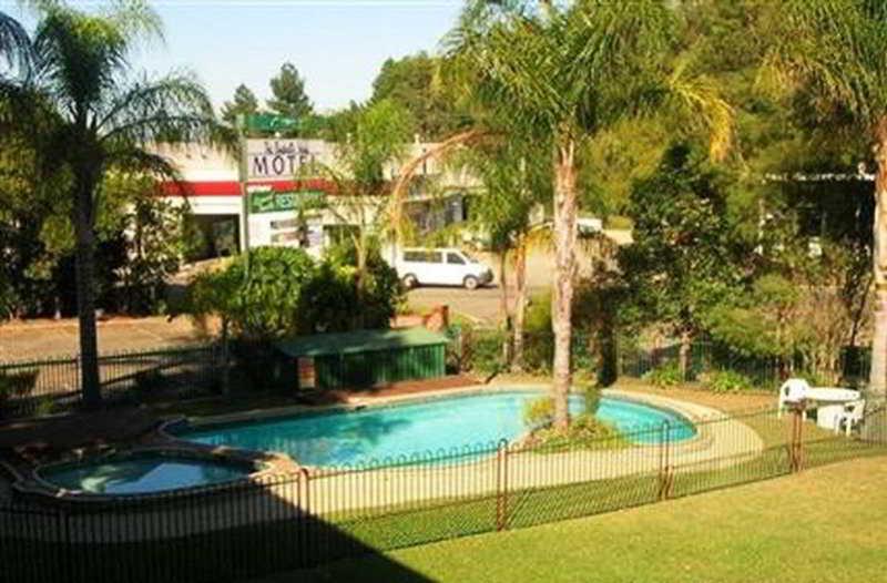 Bucketts Way Motel Gloucester Exteriör bild