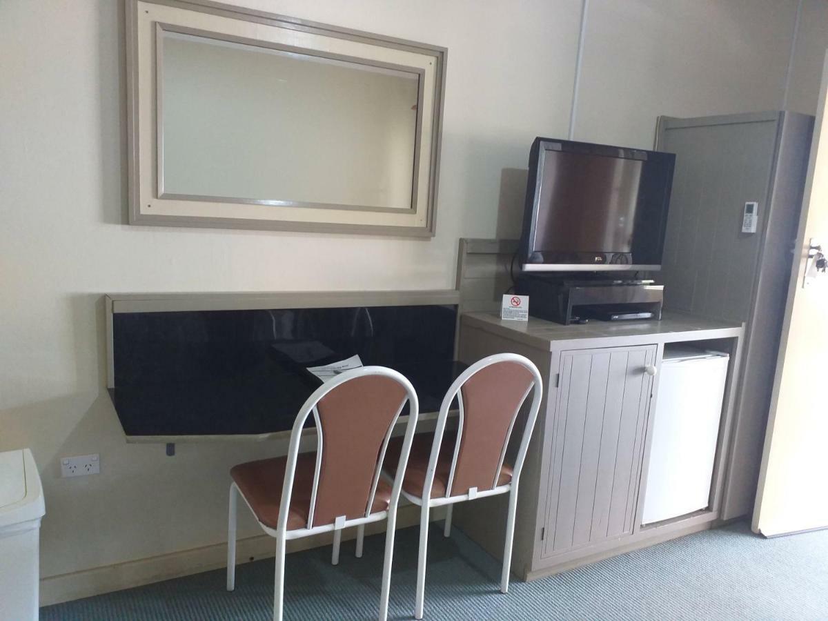 Bucketts Way Motel Gloucester Exteriör bild