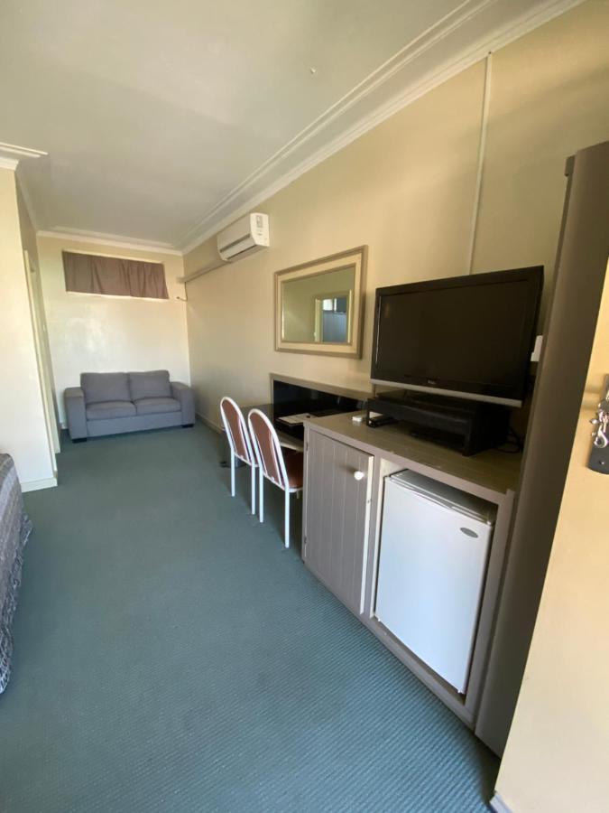 Bucketts Way Motel Gloucester Exteriör bild